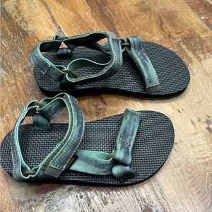 New Teva Universal Tie Dye Sandals